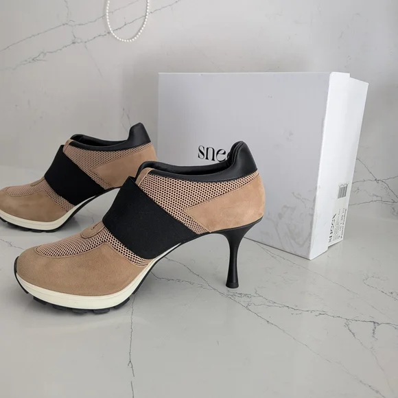 Sneex The Icon Camel/Black Size 9 - Picture 2 of 7